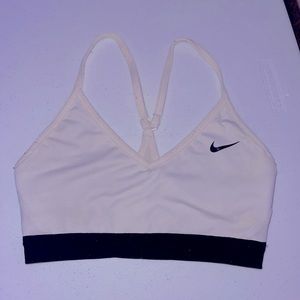 Nike women’s indy sports bra